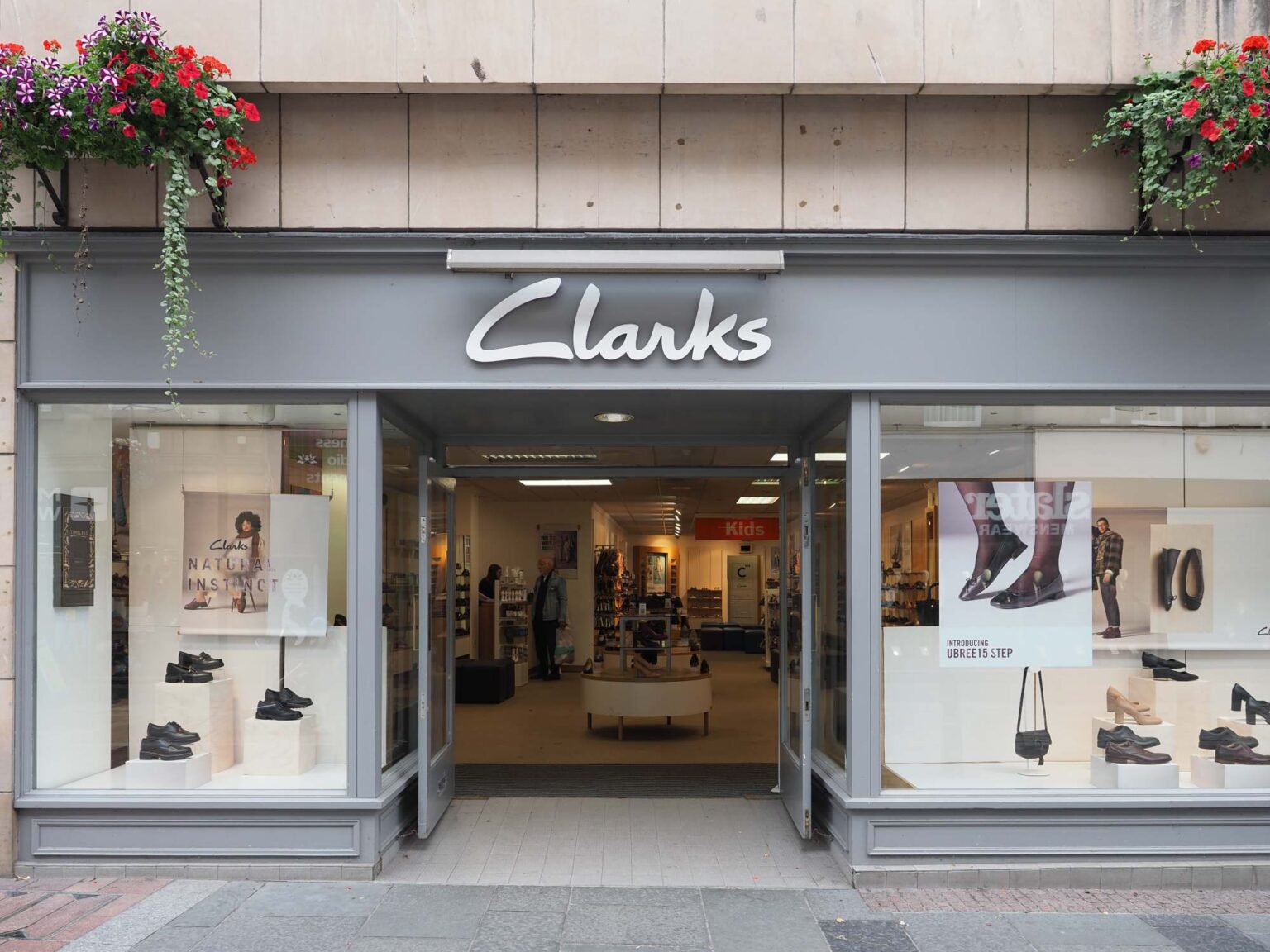 Does Clarks Deliver Internationally? Worldwide Shopping Guide