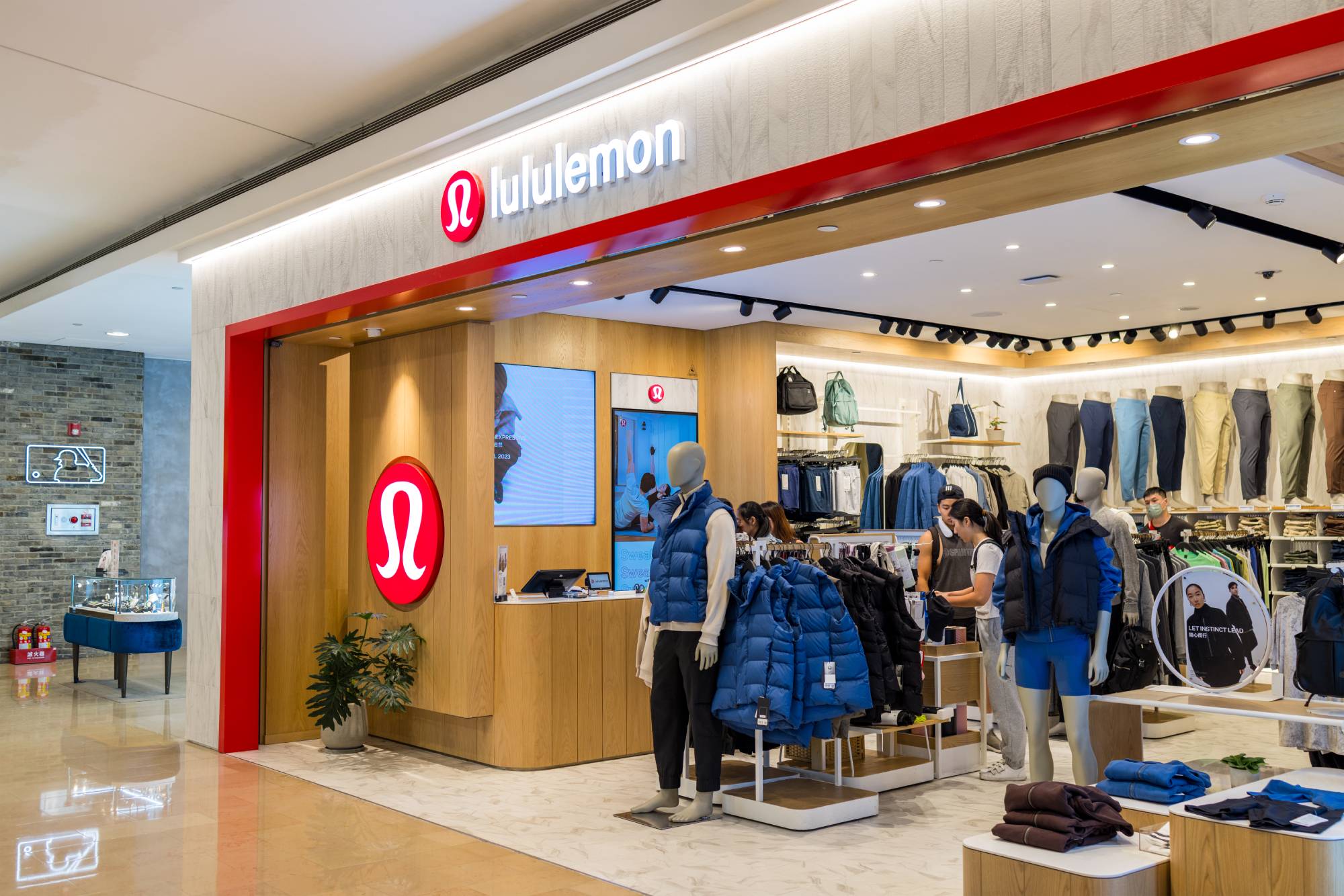 Does LuluLemon Ship Internationally? Worldwide Shopping Guide