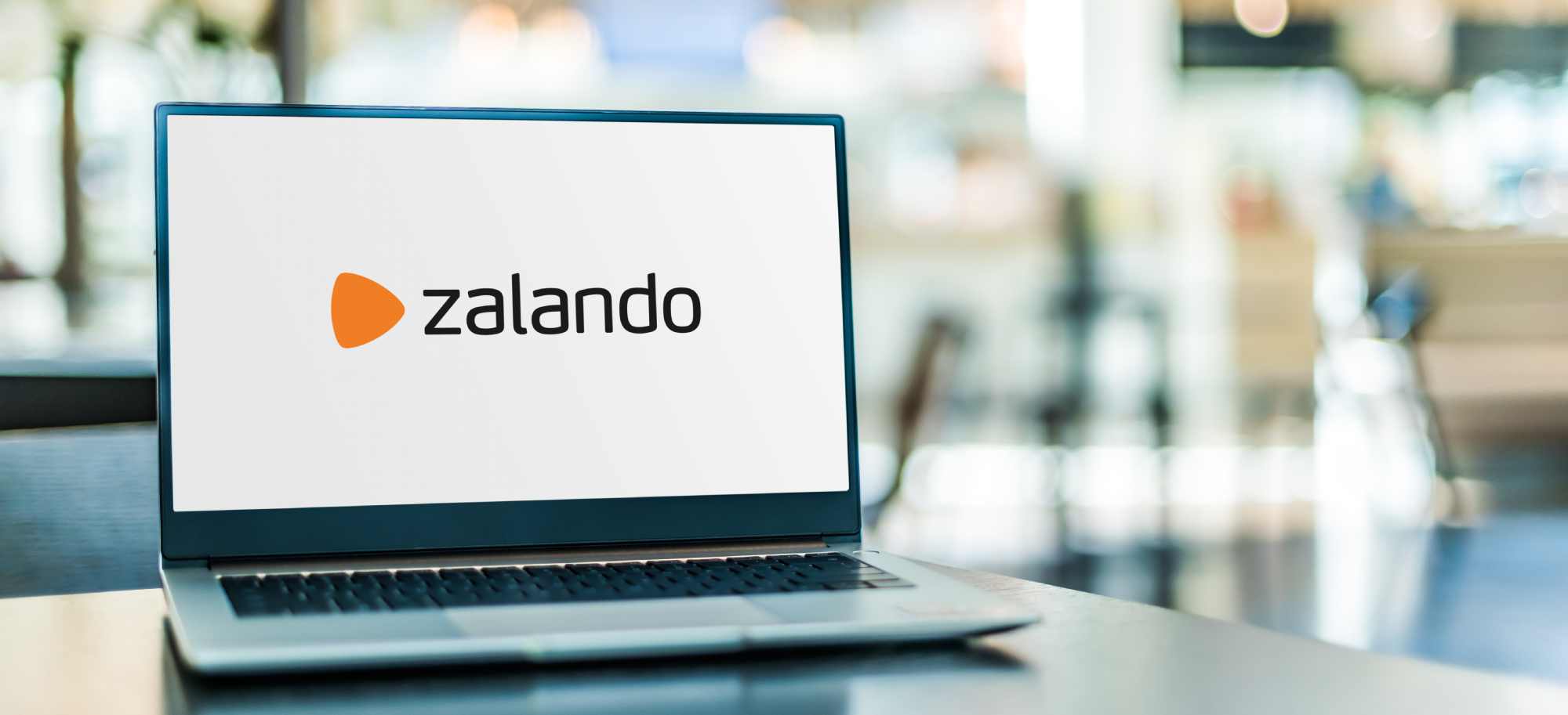 shopping at Zalando on a laptop